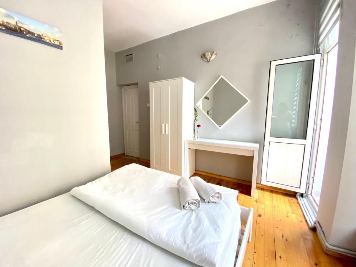Windrose Hostel Istanbul Exterior photo