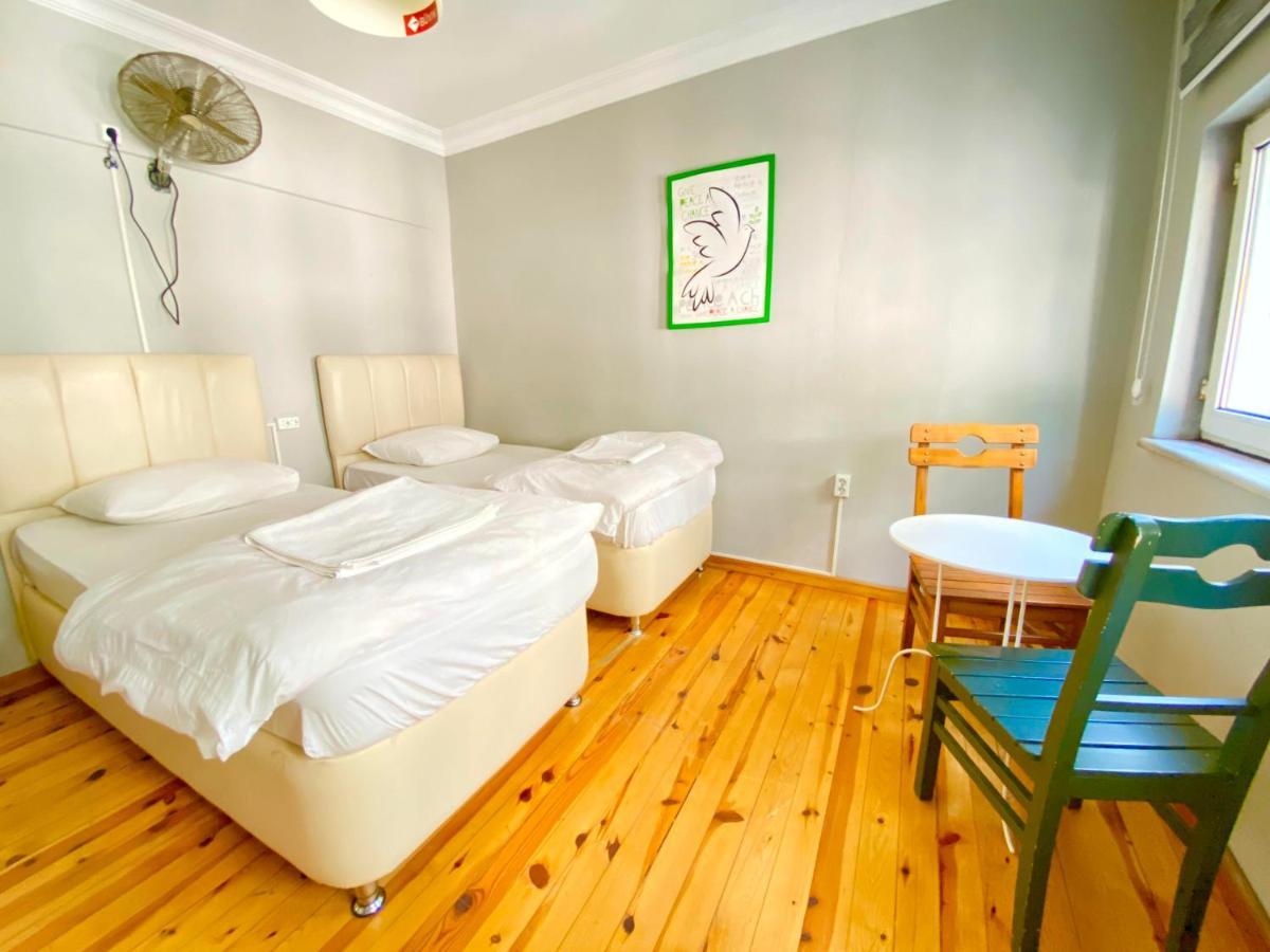 Windrose Hostel Istanbul Exterior photo
